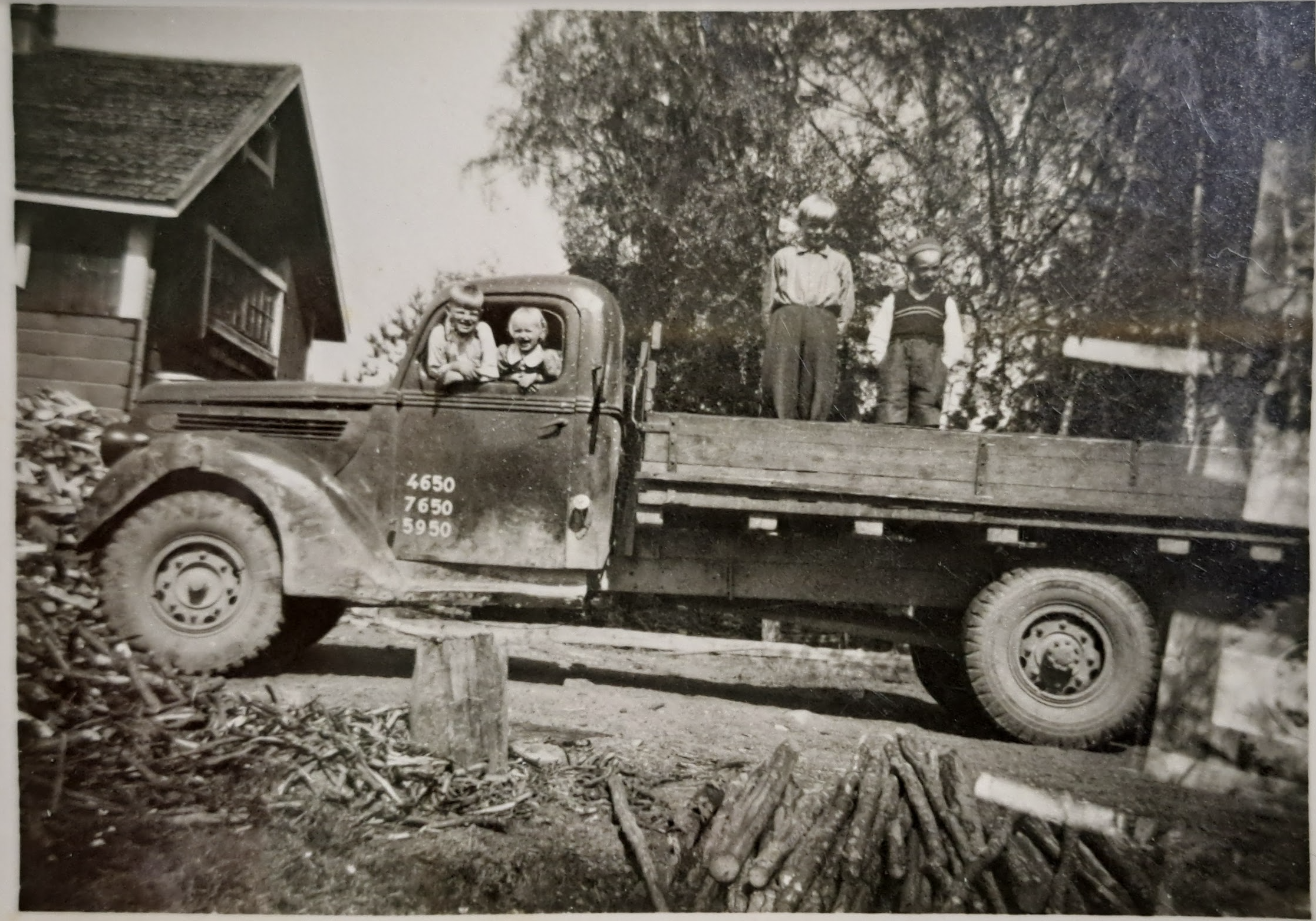 p28wPOMoy.png